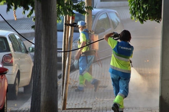 Heridos 4 operarios de limpieza en Alicante tras ser arrollados por un todoterreno