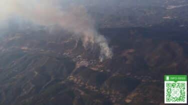 Vuelven a casa los desalojados por el incendio de Almonaster la Real (Huelva)