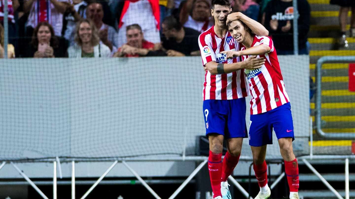 Los jugadores del Atlético de Madrid Álvaro Morata y João Félix.