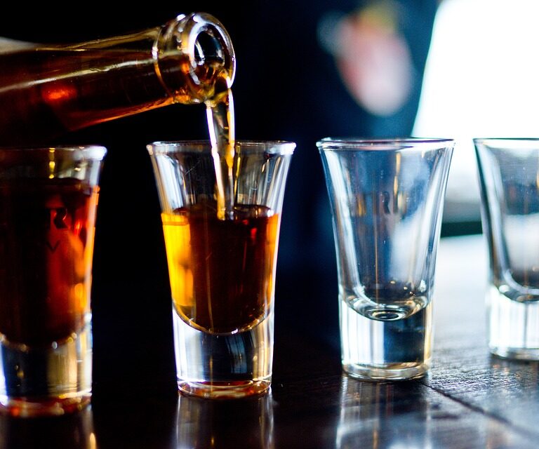 Un fármaco para el alzheimer puede revertir el daño que causa el alcohol en adolescentes
