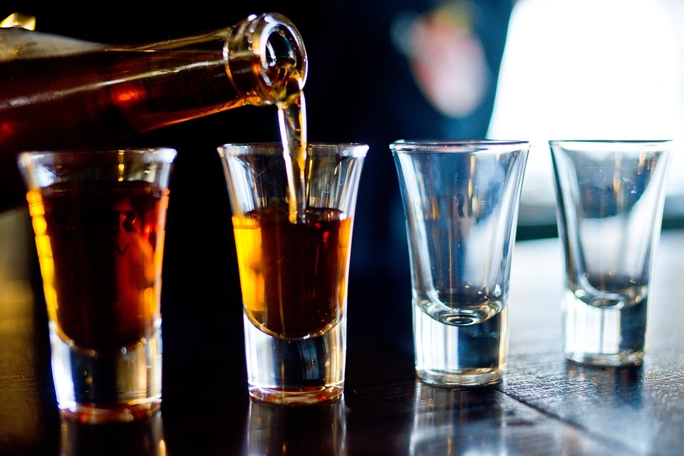 Un fármaco para el alzheimer puede revertir el daño que causa el alcohol en adolescentes