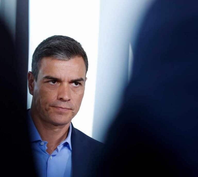 Sánchez a Rivera: "No hay ningún obstáculo real para la abstención técnica de PP y Cs"