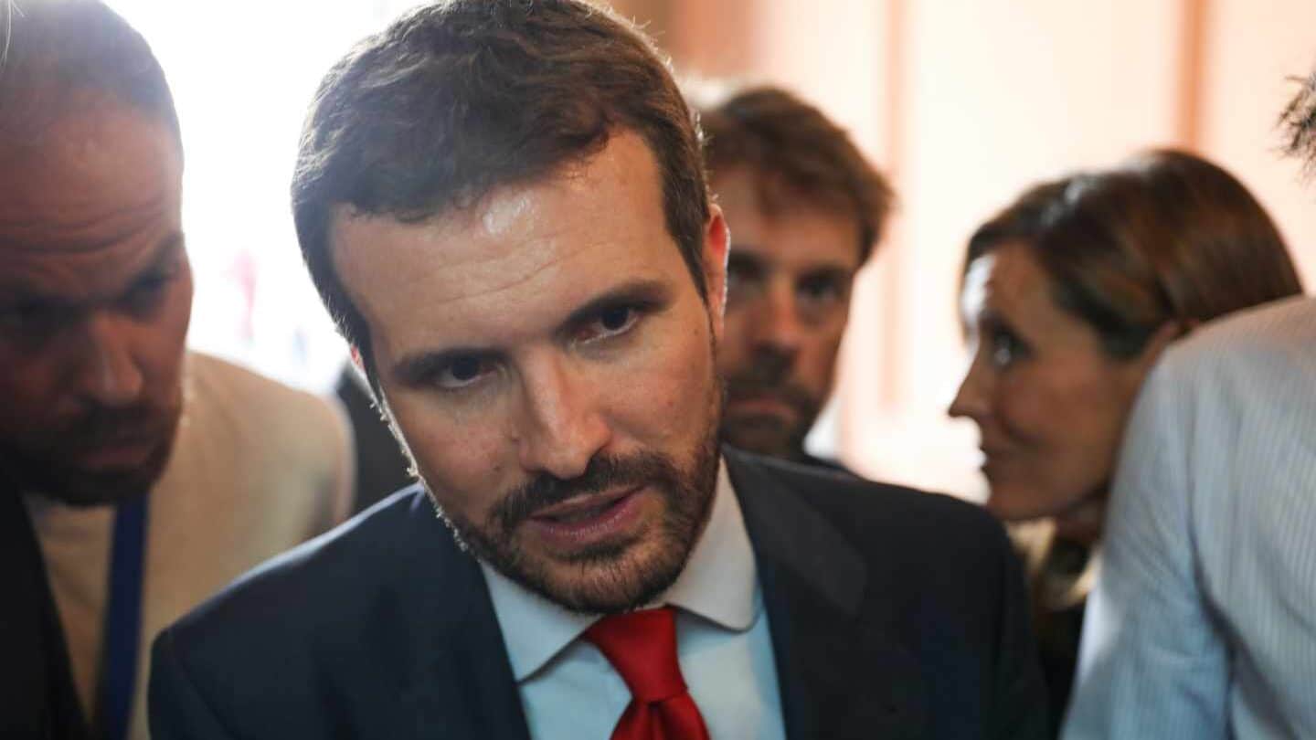 Casado rechaza abstenerse para investir a Sánchez, según el PSOE