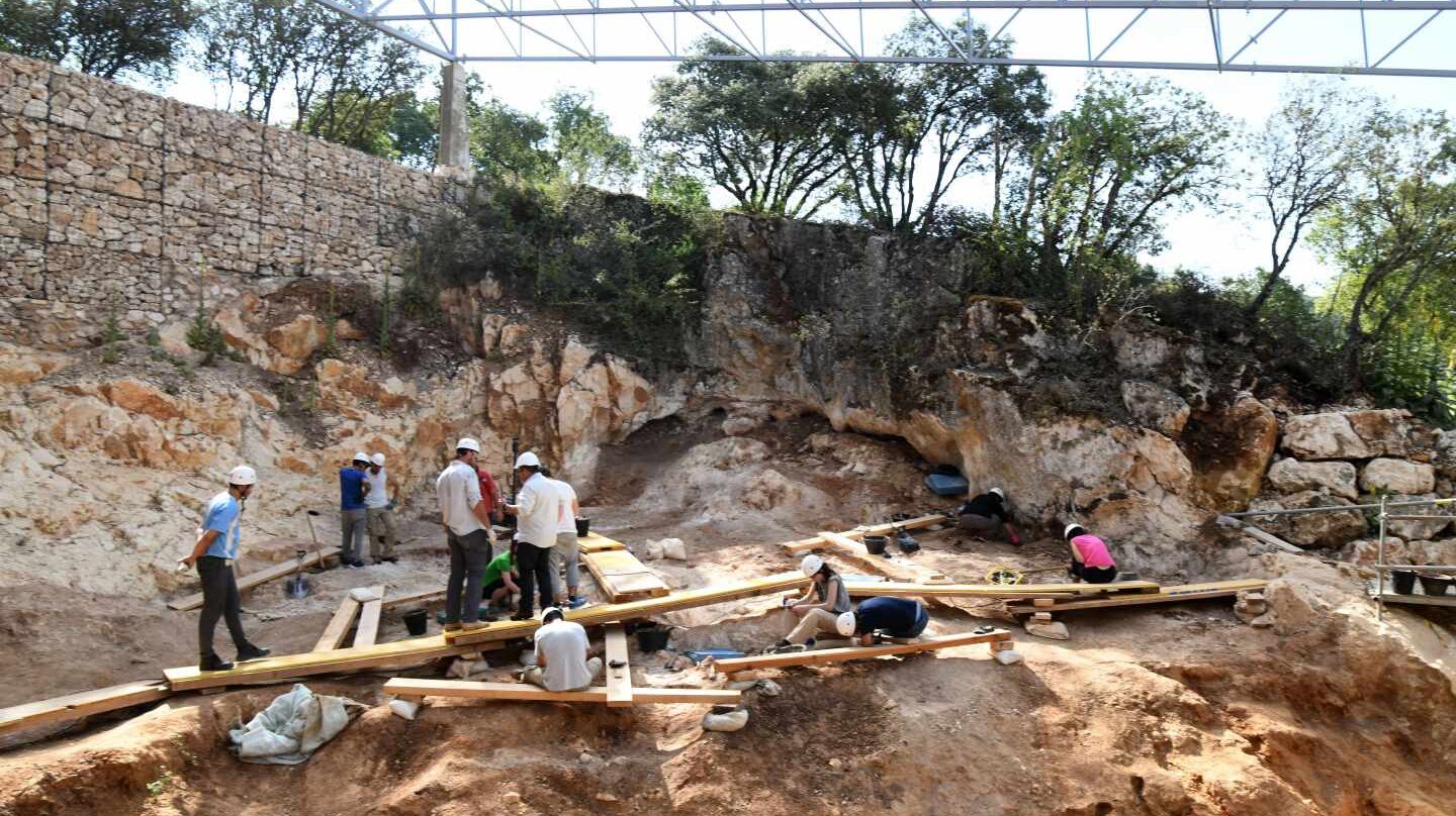 Excavación en la Cueva Fantasma.