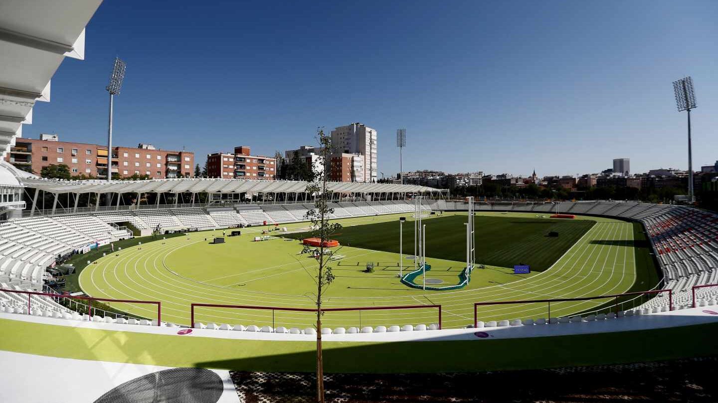 El estadio de Vallehermoso, vacío horas antes de su reinauguración.