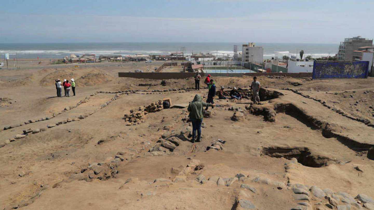 Exploración arqueológica cerca de Trujillo (Perú).