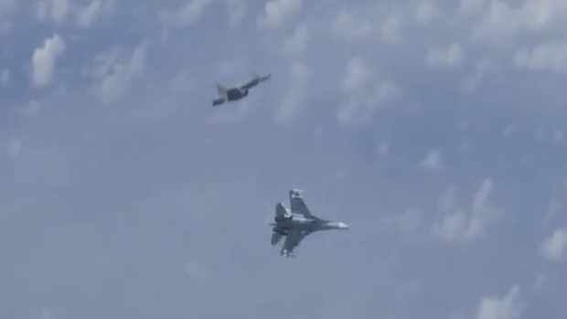 Dos aviones rusos y un caza español protagonizan un tenso encuentro