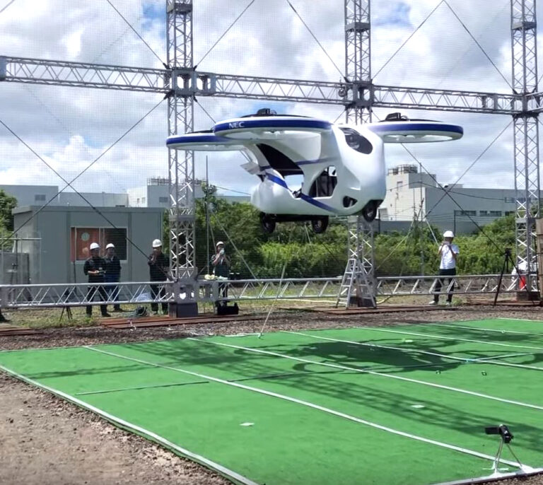 Así despega el prototipo de coche volador de NEC Corp