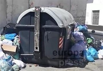 Encuentran el cuerpo de un bebé en un contenedor de basura en Gijón