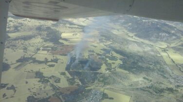 Fuego en Guadalajara: 12 medios aéreos y 160 efectivos tratan de sofocar dos incendios