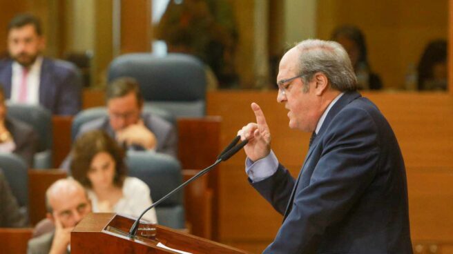 Gabilondo habla en la Asamblea de Madrid el 14 de agosto durante la investidura de Díaz Ayuso.