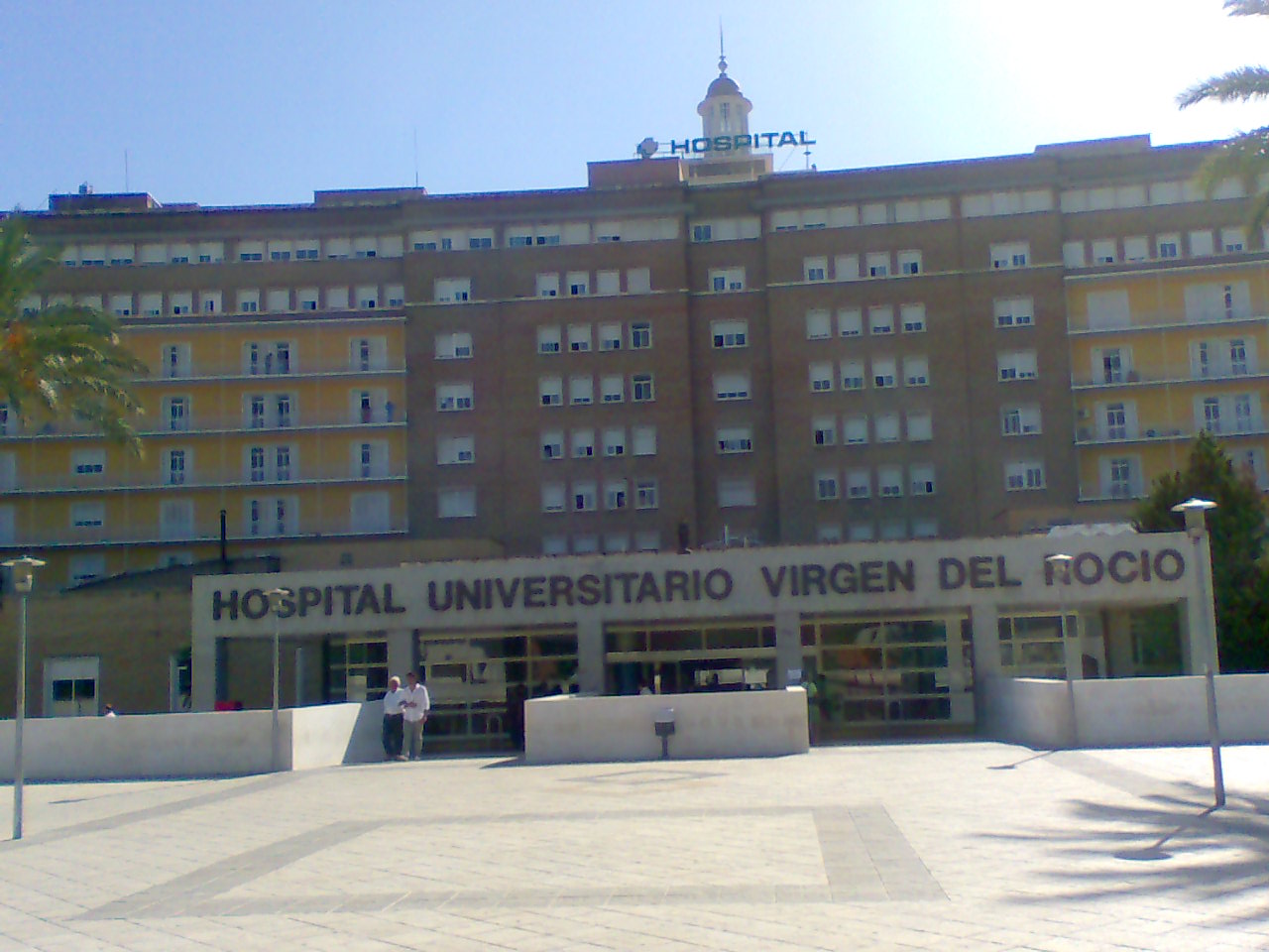 Una paciente del Hospital Virgen del Rocío, aislada por una posible fiebre Crimea-Congo