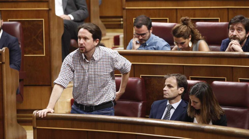 Iglesias y parte de su bancada durante la sesión de investidura fallida del 25 de julio.