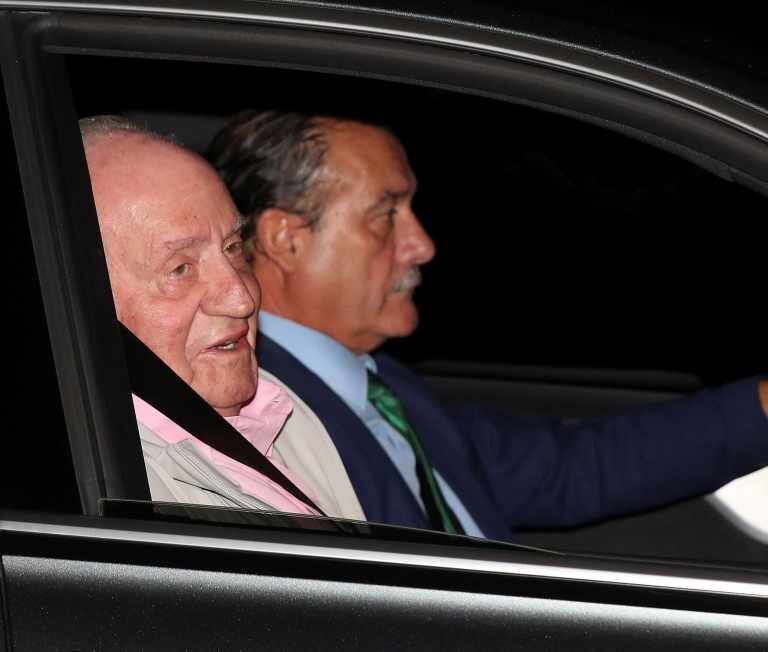 El rey Juan Carlos ingresa en el hospital para someterse a un triple bypass a corazón abierto