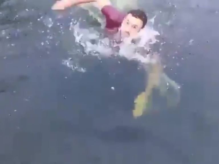 Un dron corre el riesgo de caer a un lago y graba en vídeo su propio rescate