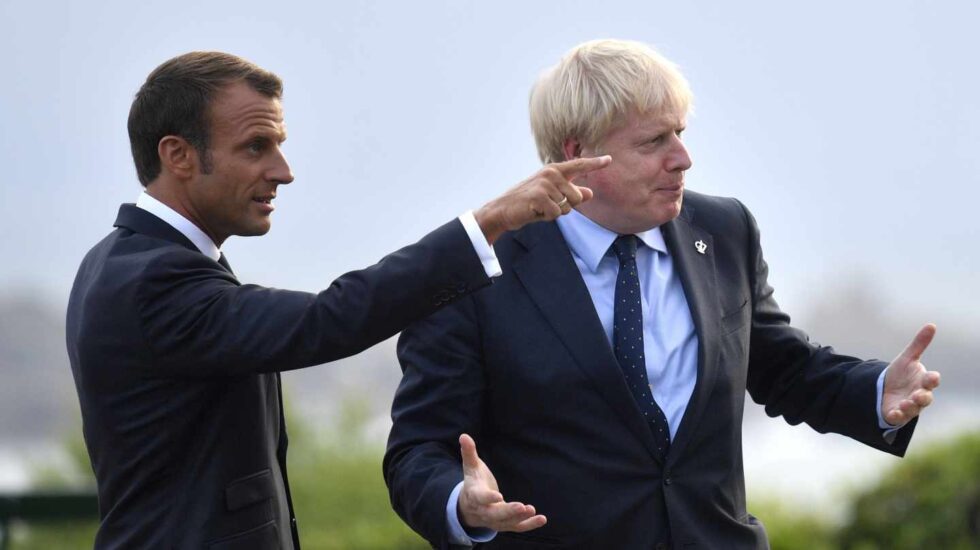 Emmanuel Macron y Boris Johnson, antes de la primera cena oficial del G-7 en Biarritz.