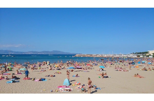 Mueren ahogados un niño de 4 años y su padre en una playa de Girona