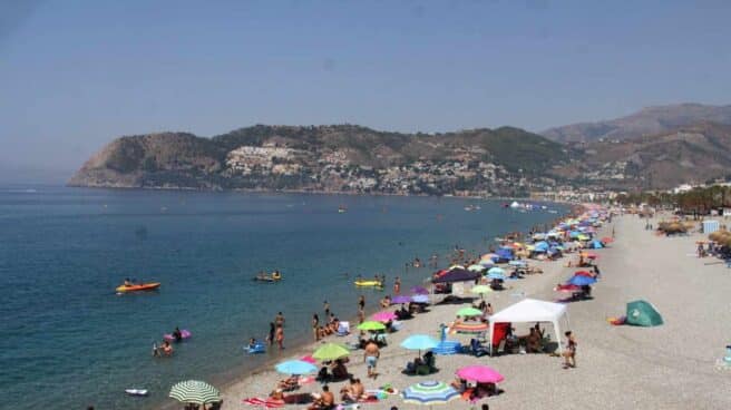 La playa de Almuñécar (Granada), en una imagen de archivo.