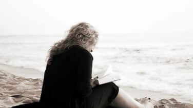 Las mujeres son guapas y los hombres, justos (en los libros)