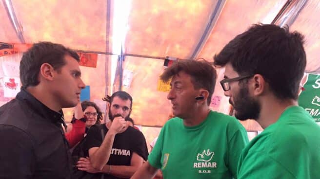 Albert Rivera viajó a Grecia en mayo de 2016 para reunirse con la ONG española Remar. Entonces pedía liderar la crisis de los refugiados.