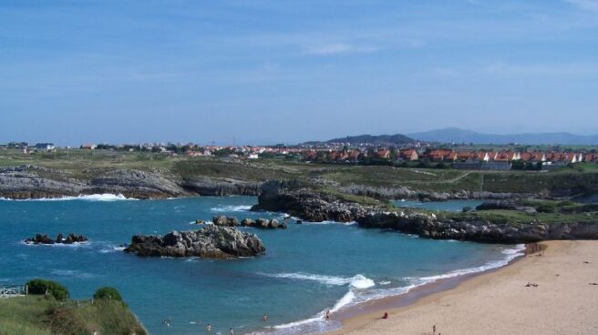 Cerradas dos playas cántabras por afecciones de origen desconocido en bañistas