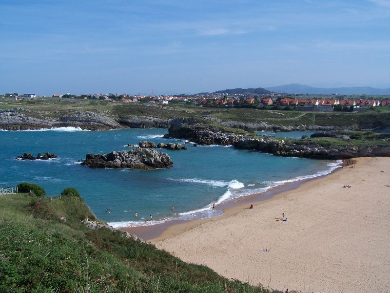 Cerradas dos playas cántabras por afecciones de origen desconocido en bañistas