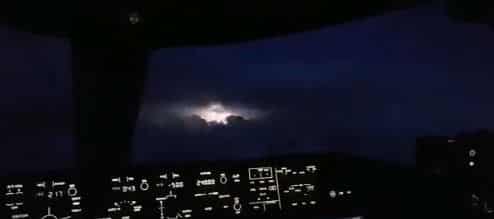 Vista de la tormenta desde un avión que trataba de aterrizar en Madrid este lunes.