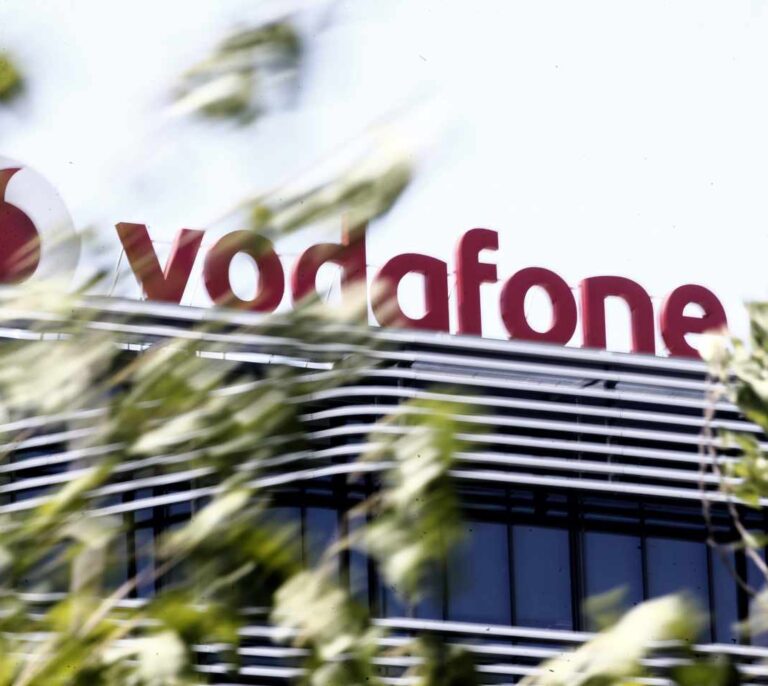 Vodafone acelera las negociaciones para desprenderse de su filial en España