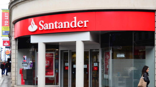 Santander asume un impacto de 1.500 millones por el deterioro de su negocio en Reino Unido.