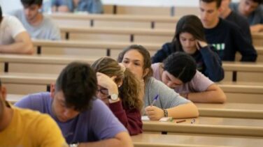Estudiantes de Andalucía, Aragón, Cataluña y Murcia inician este martes la Selectividad