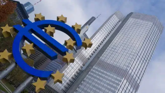 El BCE baja los tipos e invertirá 20.000 millones al mes para librar a Europa de la crisis