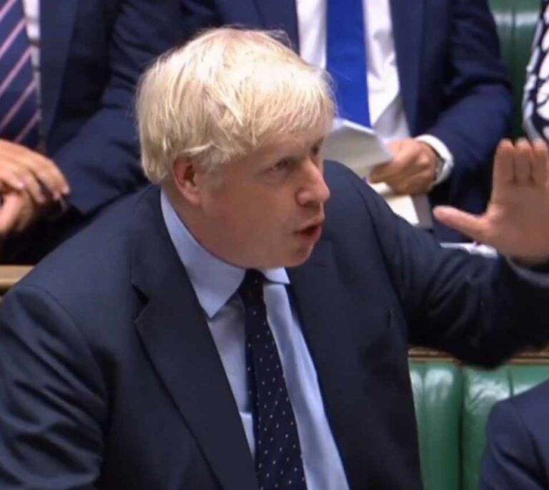 El Parlamento derrota a Boris Johnson y frena el Brexit sin acuerdo