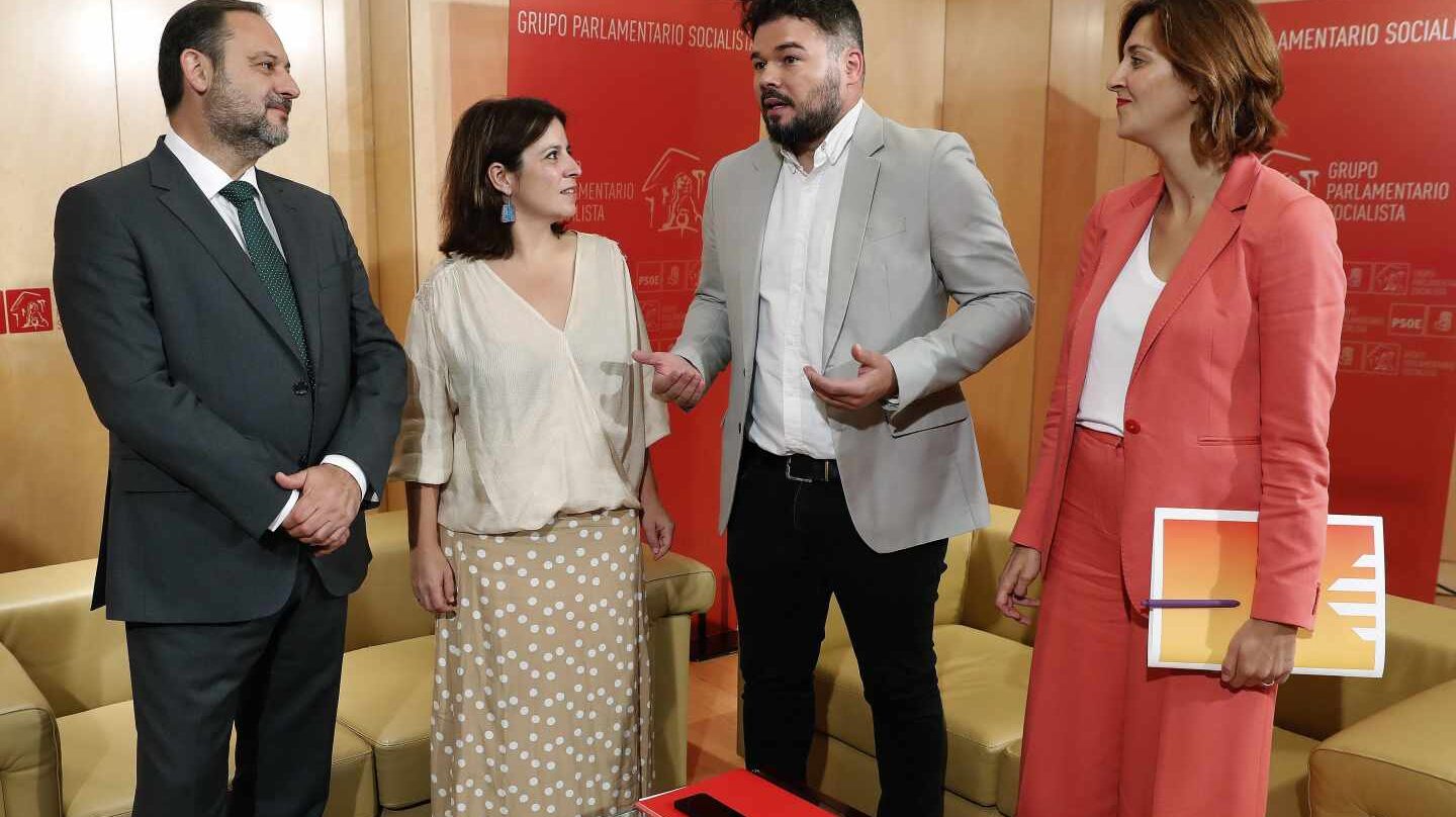 José Luis Ábalos, Adriana Lastra, Gabriel Rufián y Carolina Telechea, en el Congreso.