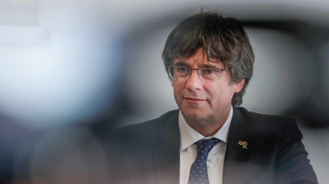Carles Puigdemont. Carles Puigdemont.