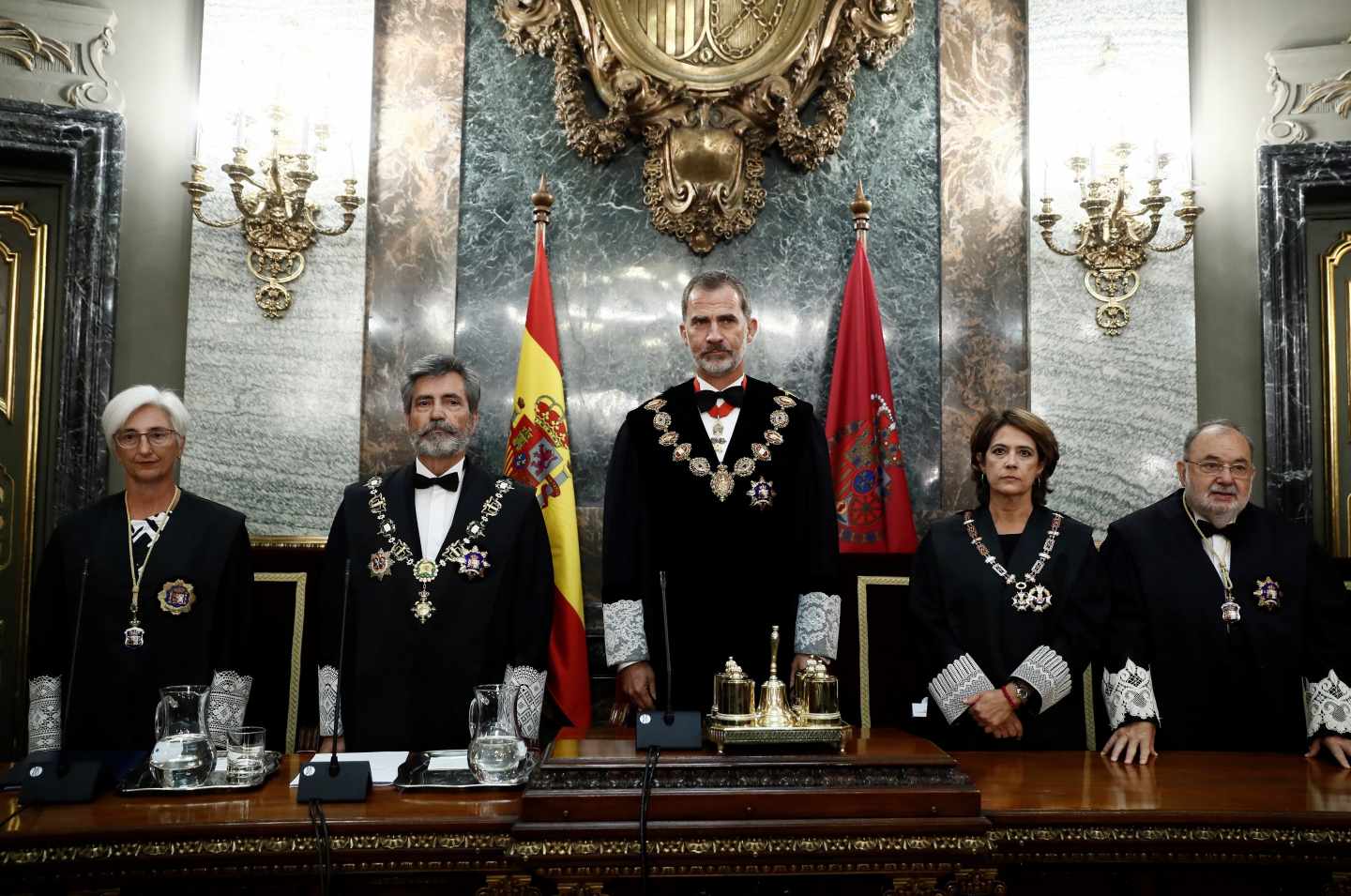 El rey Felipe VI, el presidente del Tribunal Supremo, Carlos Lesmes, la fiscal general del Estado, María José Segarra, y la ministra de Justicia en funciones Dolores Delgado.