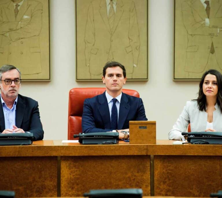 Rivera avisa que Cs está listo para que el plan Sánchez "descarrile" en las urnas