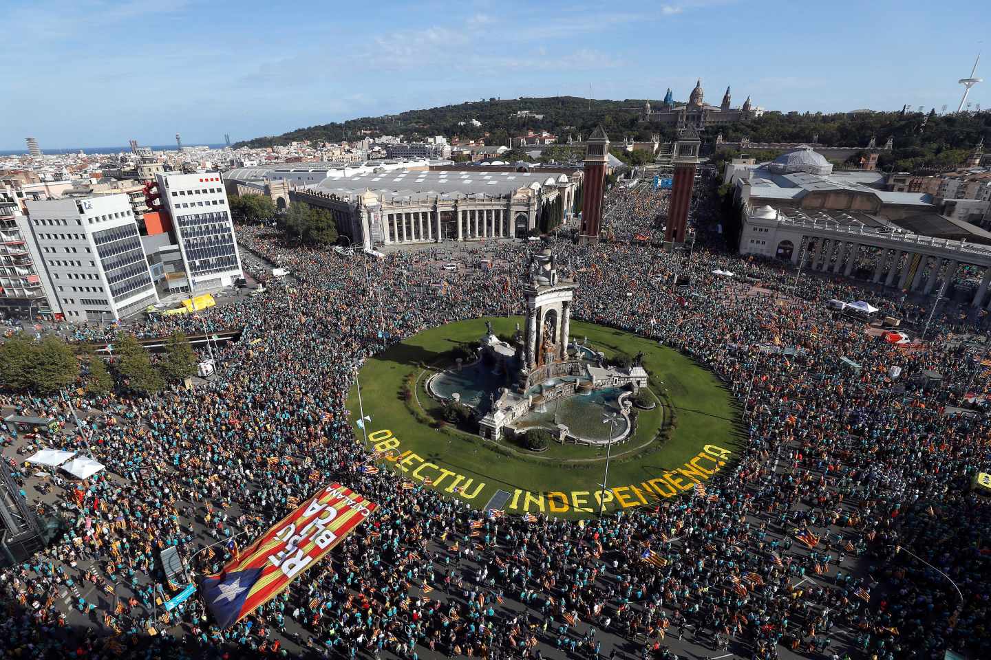 Plaza de España de Barcelona durante La Diada.