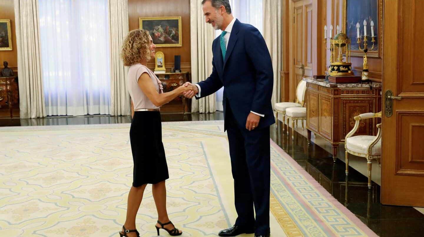El rey Felipe VI recibe a la presidenta del Congreso, Meritxell Batet, en el Palacio de la Zarzuela