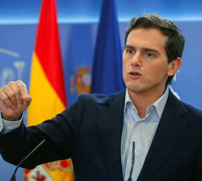 Rivera exige a Sánchez que rectifique y aplique el 155 en Cataluña: "Es una obligación"