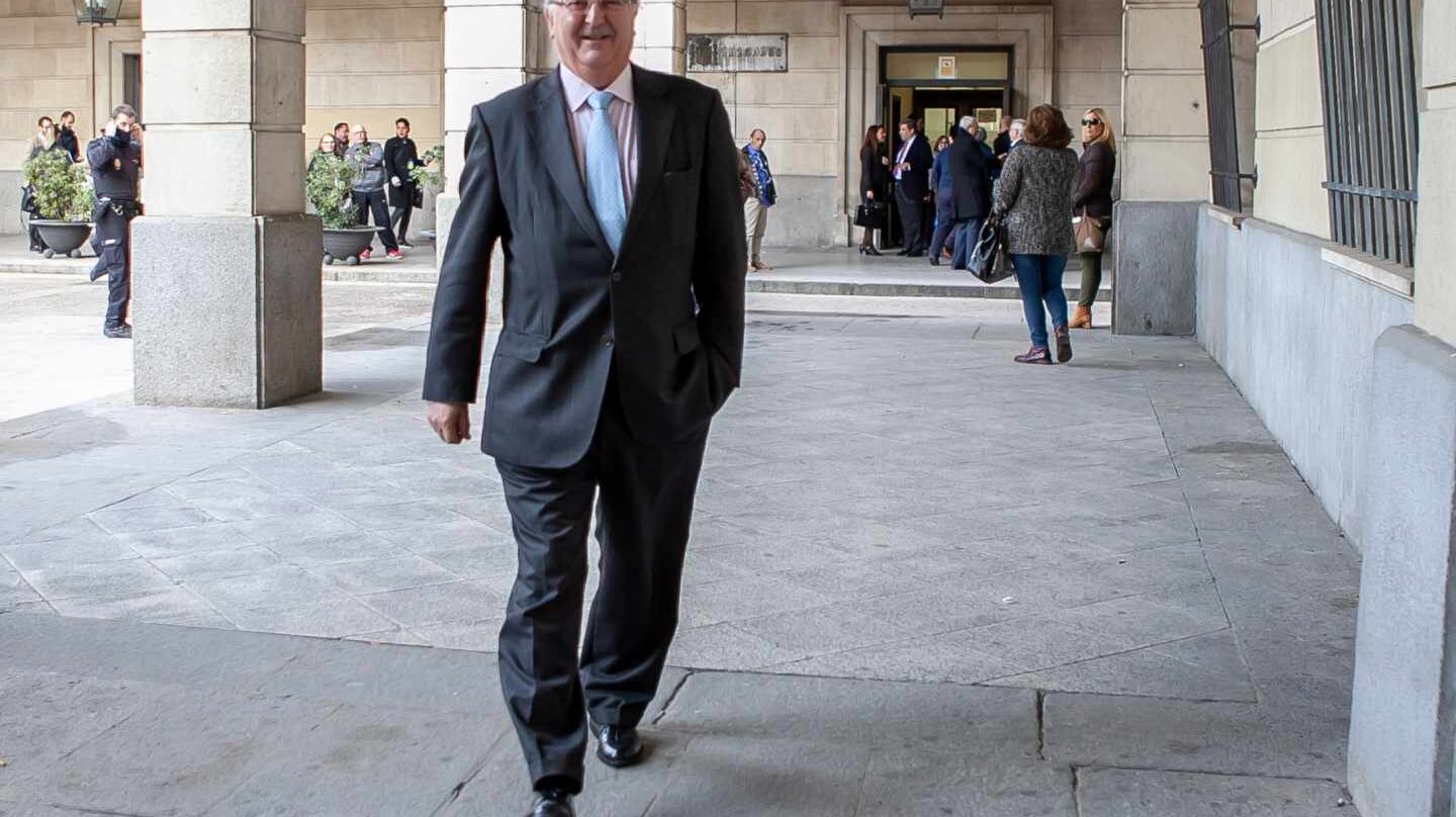 Antonio Fernández, consejero andaluz de Empleo entre 2004 y 2010, dirigiéndose a la Audiencia de Sevilla durante el juicio.