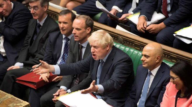 El primer ministro británico, Boris Johnson, enfurecido, en la sesión del Parlamento en Westminster.