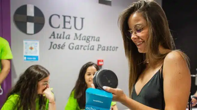 El CEU lanza un servicio pionero de asistencia de voz virtual bilingüe