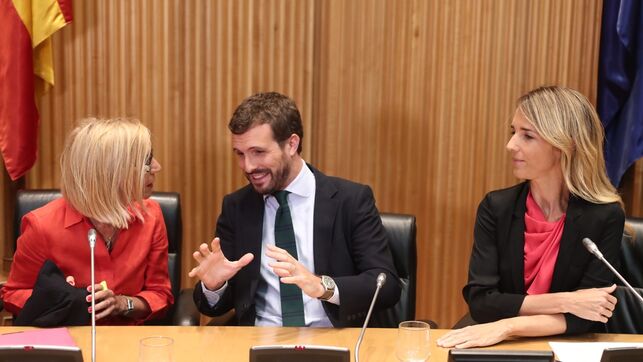 Rosa Díez, Pablo Casado y Cayetana Álvarez de Toledo en el Congreso