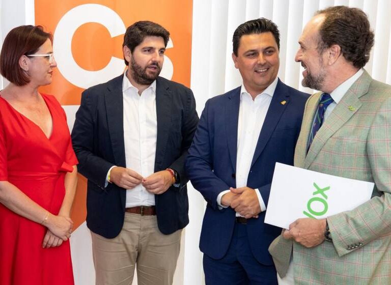 Las condiciones de Vox arrinconan de nuevo a los gobiernos autonómicos de PP y Cs