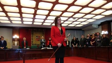 La alcaldesa de Móstoles acaba cesando a su hermana tras ser abucheada en el pregón