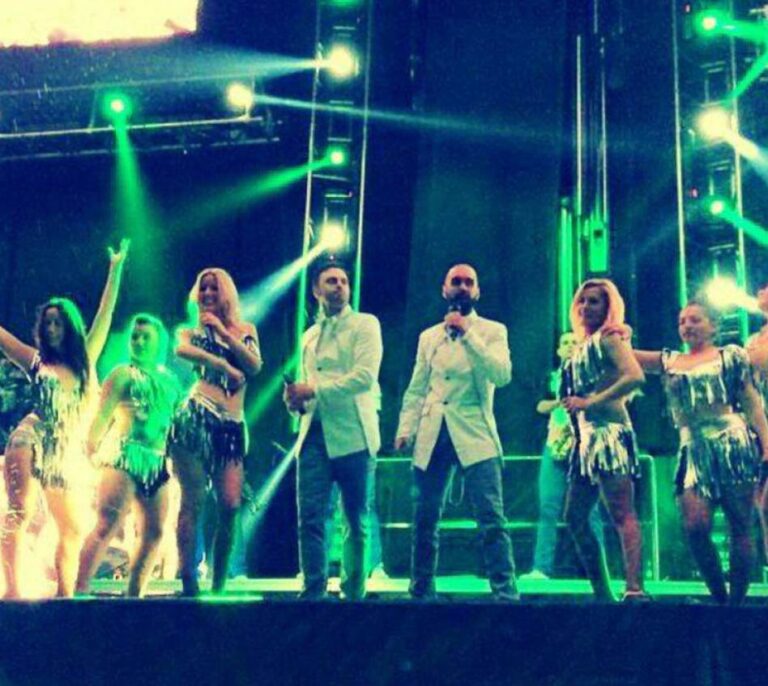 Muere la integrante de una orquesta al estallar una pirotecnica en una verbena