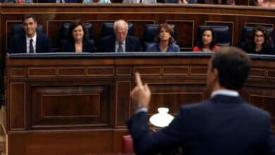 El duelo entre Casado y Sánchez ensombrece su primer gran pacto