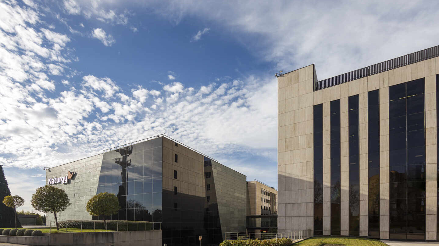 Naturgy gana 901 millones hasta septiembre y acelera sus inversiones en ...