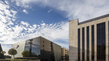 Naturgy gana 901 millones hasta septiembre y acelera sus inversiones en renovables