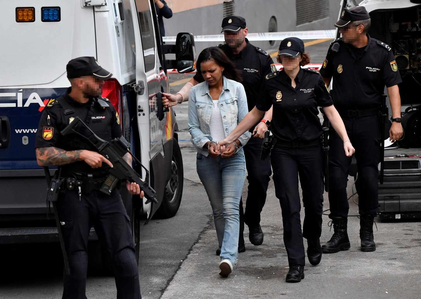 Ana Julia Quezada, trasladada a la sala en la que se celebra el juicio.